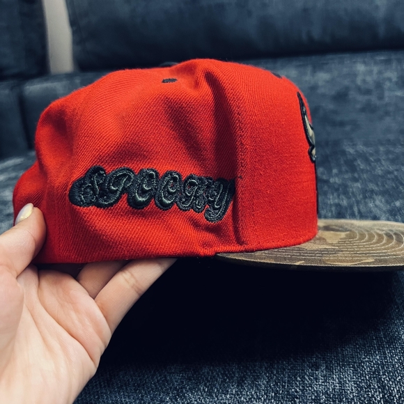 MITCHELL & NESS CHICAGO BULLS CAMO BRIM HAT SNAPBACK - Picture 2 of 4